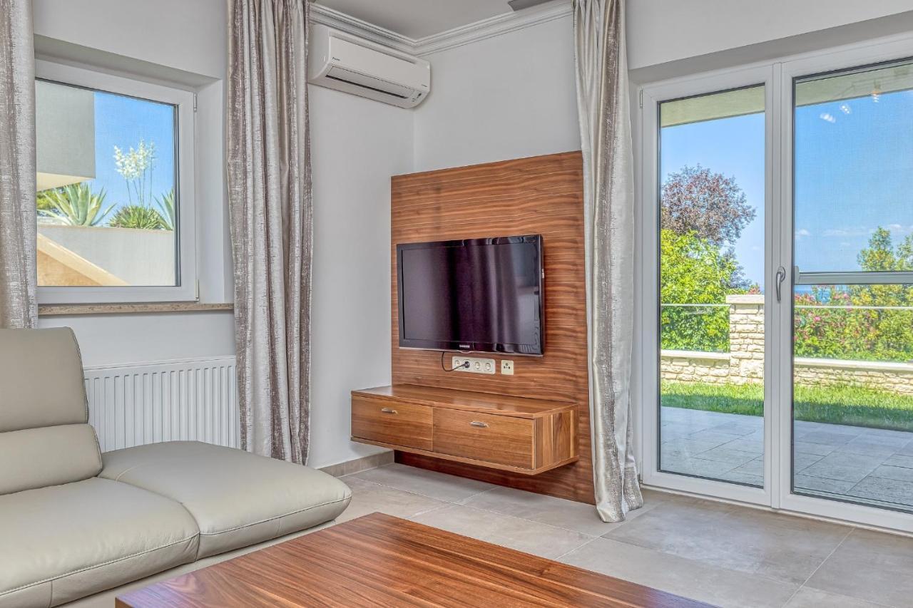 Villa Milena With Pool And Sea View Crveni Vrh Zewnętrze zdjęcie